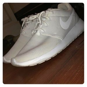 White nike size 9.5 in us women’s